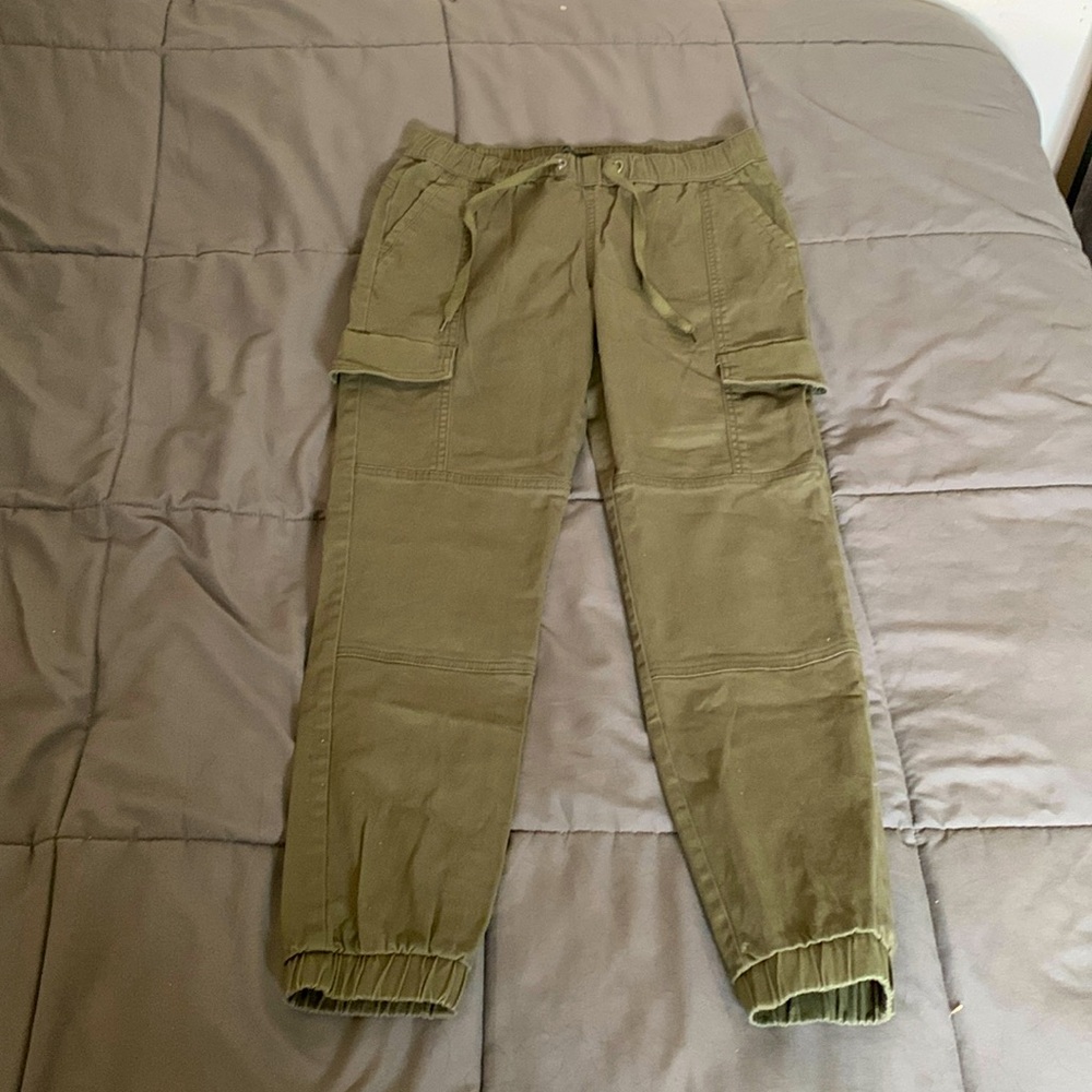 new cargo pants never worn without tags